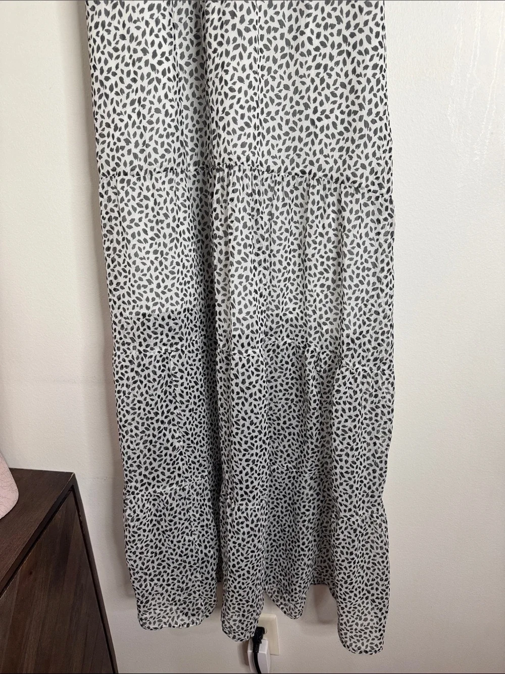 Abercrombie & Fitch Chiffon Flowy Tiered Maxi Dress White Geo Print size M flaw